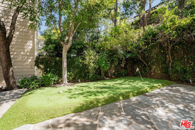 2370 Brookshire Lane, Los Angeles, CA 90077