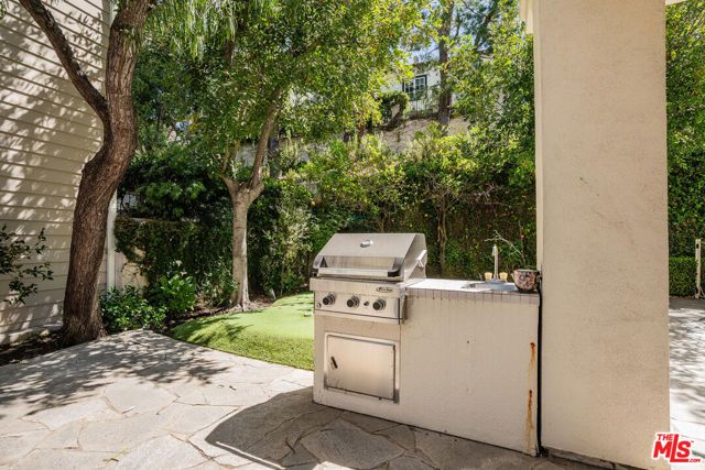 2370 Brookshire Lane, Los Angeles, CA 90077