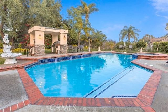 25641 Rapid Falls Road, Laguna Hills, CA 92653