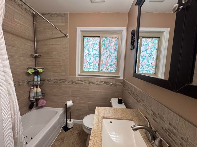 1728 Westchester, Westland, MI 48186