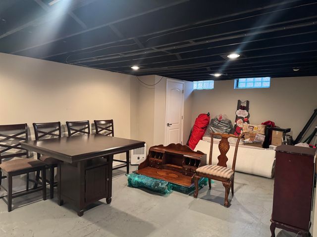 1728 Westchester, Westland, MI 48186