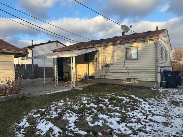 1728 Westchester, Westland, MI 48186