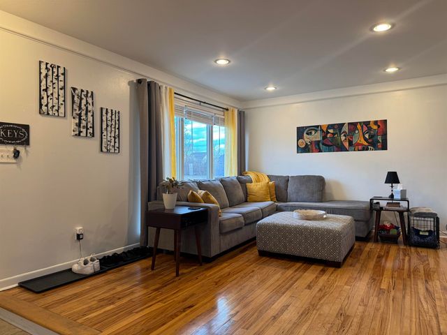 1728 Westchester, Westland, MI 48186