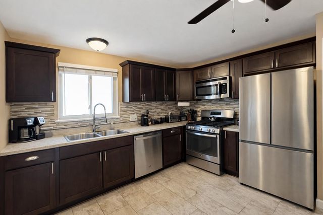 1728 Westchester, Westland, MI 48186