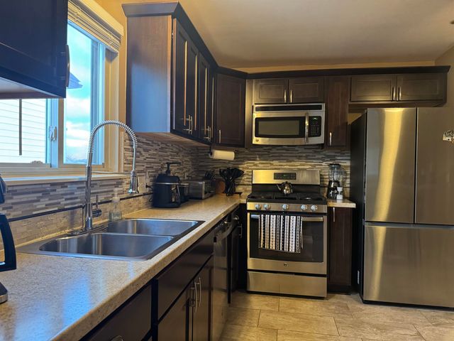 1728 Westchester, Westland, MI 48186