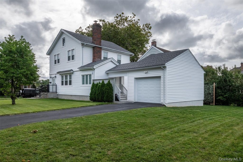 54 Ronalds Avenue, New Rochelle, NY 10801 — photo 2