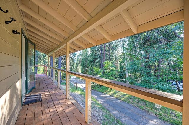 5415 Robert Rd, Pollock Pines, CA 95726
