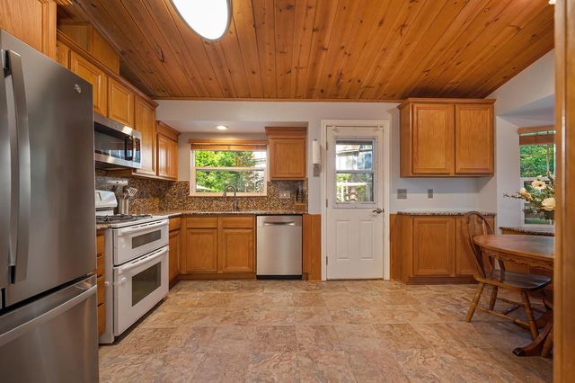 5415 Robert Rd, Pollock Pines, CA 95726