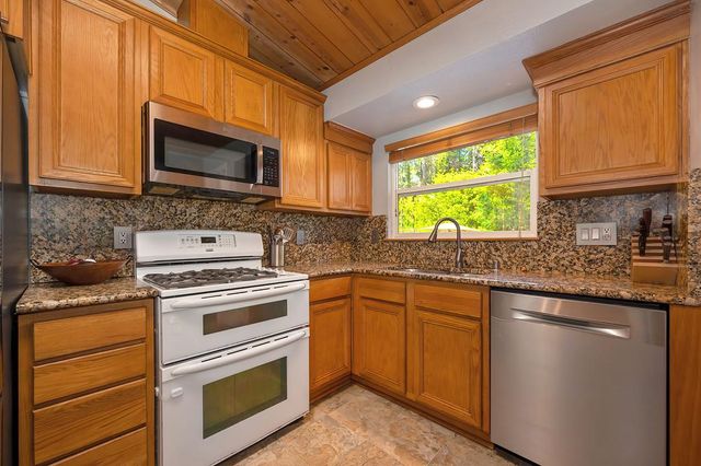 5415 Robert Rd, Pollock Pines, CA 95726