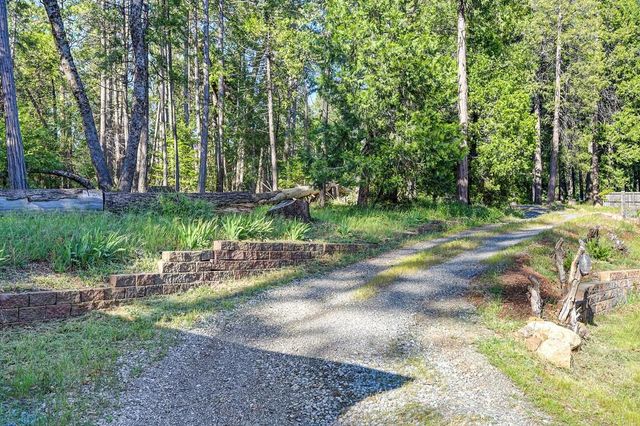 5415 Robert Rd, Pollock Pines, CA 95726