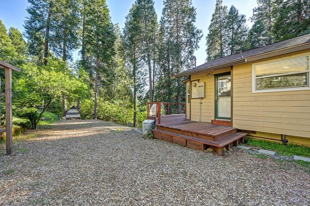5415 Robert Rd, Pollock Pines, CA 95726