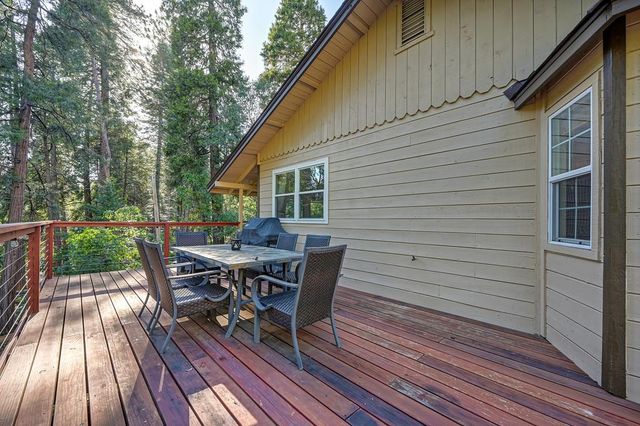 5415 Robert Rd, Pollock Pines, CA 95726