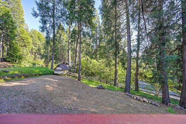 5415 Robert Rd, Pollock Pines, CA 95726