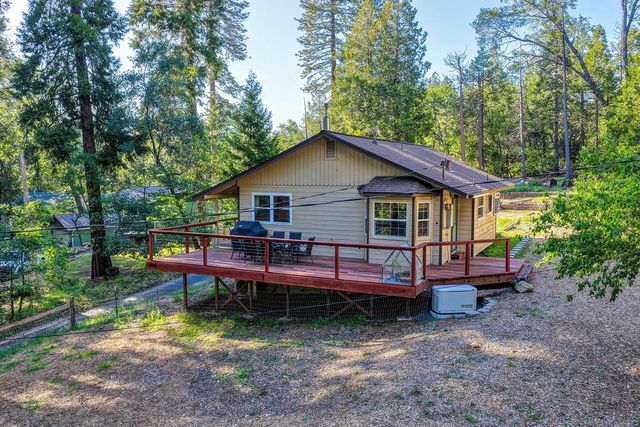5415 Robert Rd, Pollock Pines, CA 95726