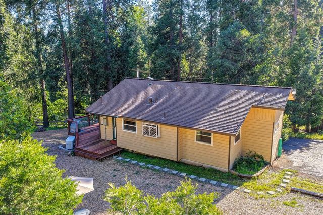 5415 Robert Rd, Pollock Pines, CA 95726