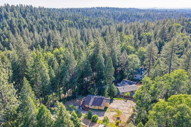 5415 Robert Rd, Pollock Pines, CA 95726