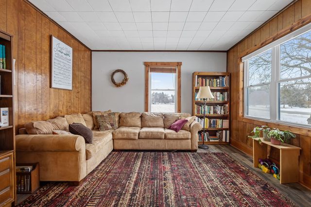 10040 N 1000 W, Demotte, IN 46310