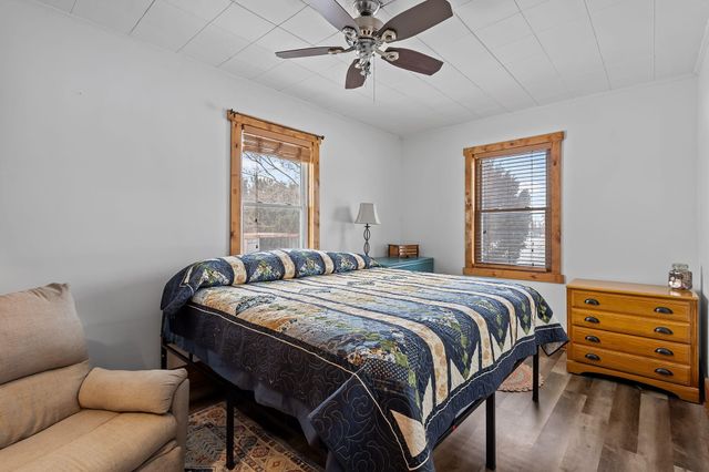 10040 N 1000 W, Demotte, IN 46310