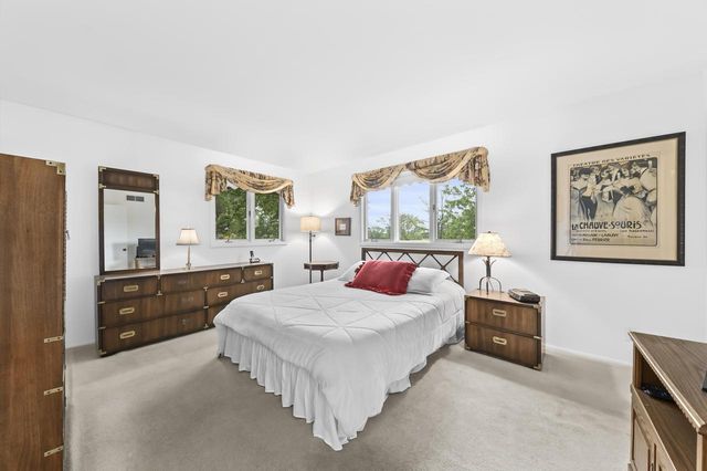 11040 N Riverland COURT, Mequon, WI 53092