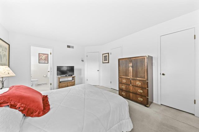 11040 N Riverland COURT, Mequon, WI 53092