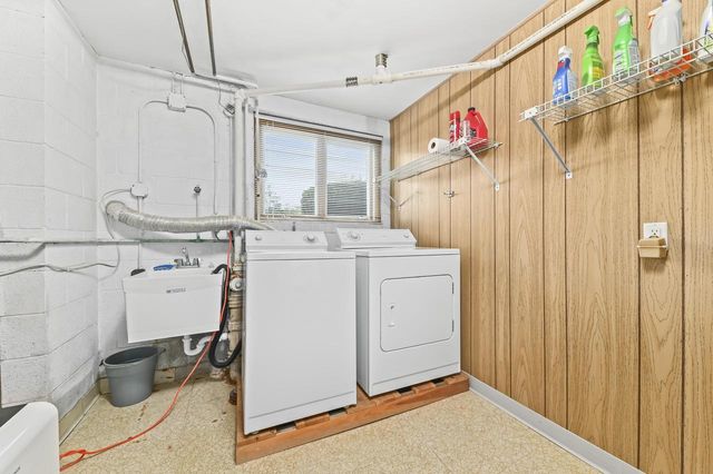 11040 N Riverland COURT, Mequon, WI 53092