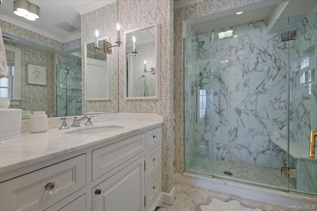 516 Centre Island Road, Centre Island, NY 11771