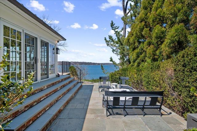 516 Centre Island Road, Centre Island, NY 11771