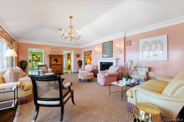 516 Centre Island Road, Centre Island, NY 11771