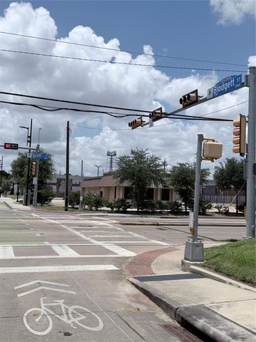 3826 Blodgett Street, Houston, TX 77004