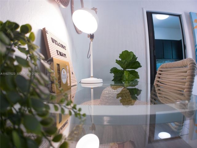 1872 SW 9th St, Miami, FL 33135