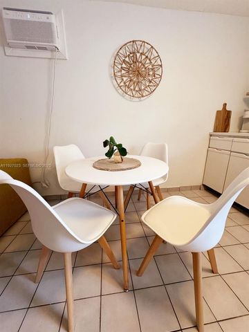 1872 SW 9th St, Miami, FL 33135