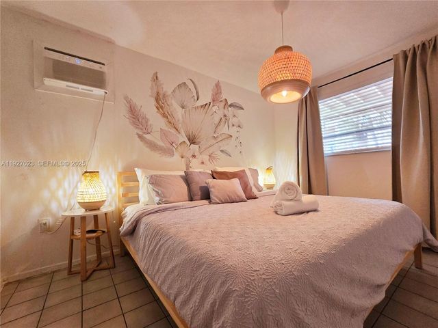 1872 SW 9th St, Miami, FL 33135