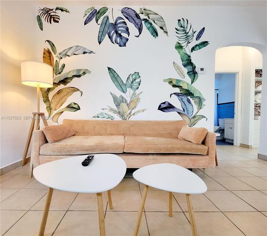 1872 SW 9th St, Miami, FL 33135