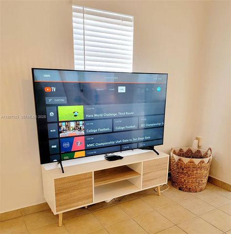 1872 SW 9th St, Miami, FL 33135