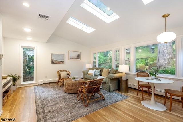 73 Harding Dr, South Orange Village Twp., NJ 07079