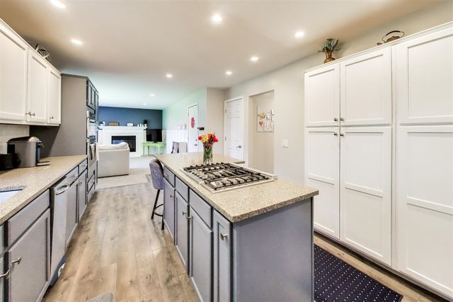 4015 Silver Oaks Drive, Saint Joseph, MI 49085