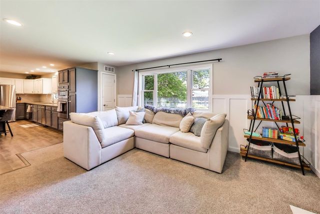 4015 Silver Oaks Drive, Saint Joseph, MI 49085