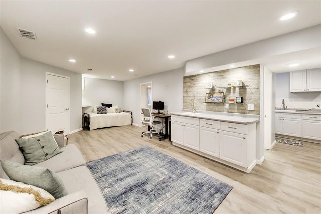 4015 Silver Oaks Drive, Saint Joseph, MI 49085