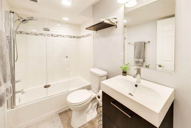 4015 Silver Oaks Drive, Saint Joseph, MI 49085