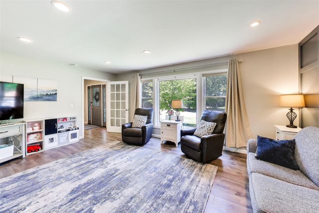 4015 Silver Oaks Drive, Saint Joseph, MI 49085