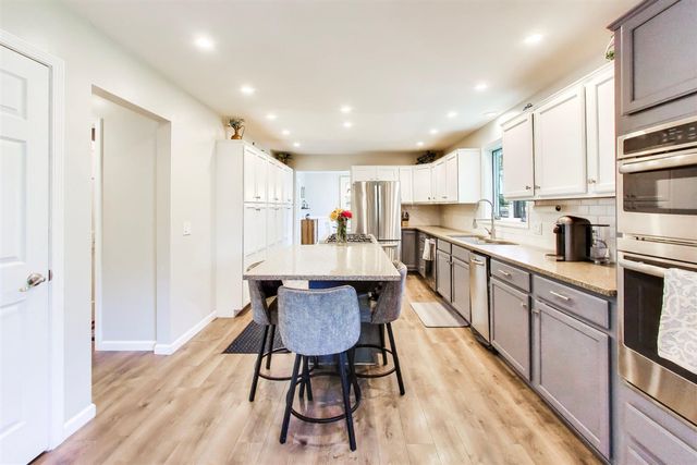 4015 Silver Oaks Drive, Saint Joseph, MI 49085