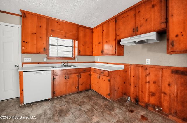 2722 Pinedale Street, Jackson, MS 39204