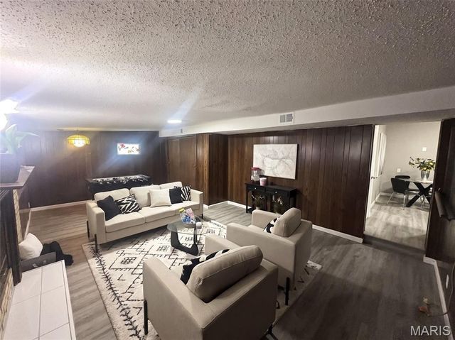 3145 Parker Road, Florissant, MO 63033