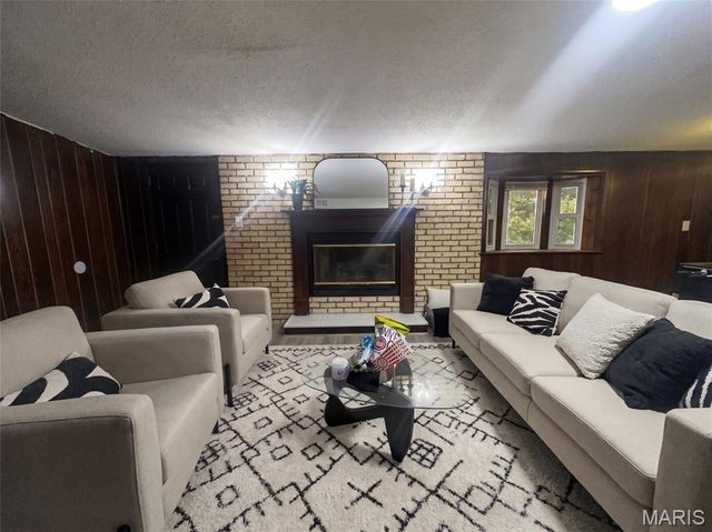 3145 Parker Road, Florissant, MO 63033