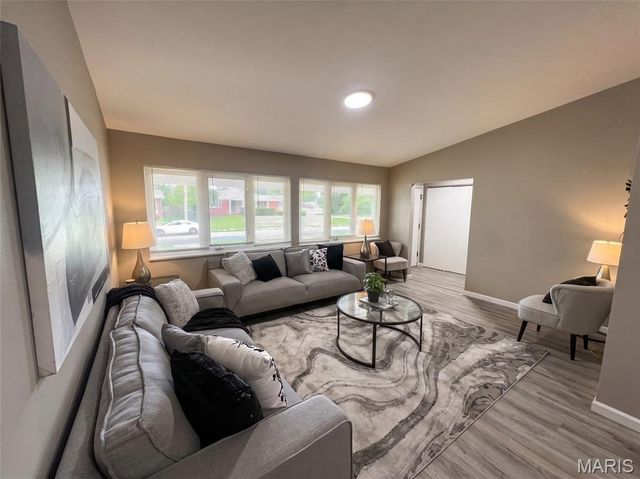 3145 Parker Road, Florissant, MO 63033