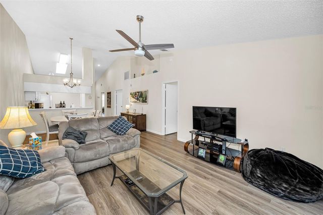 39650 US HIGHWAY 19 N 1511, Tarpon Springs, FL 34689