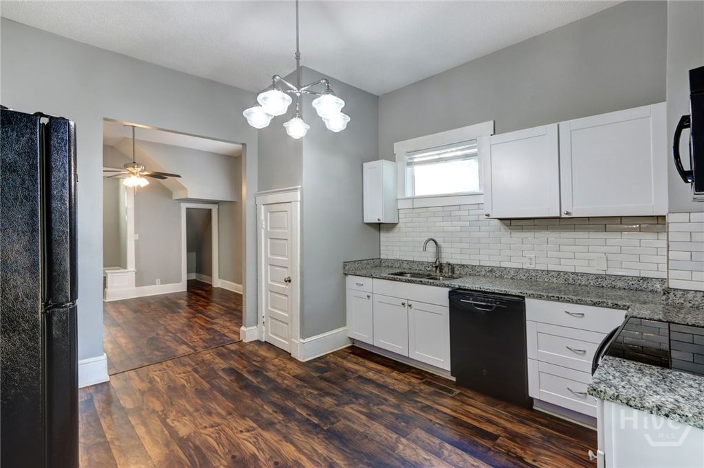 Image 13 of property listing at 510-512 W 39th Street, Savannah, GA 31415