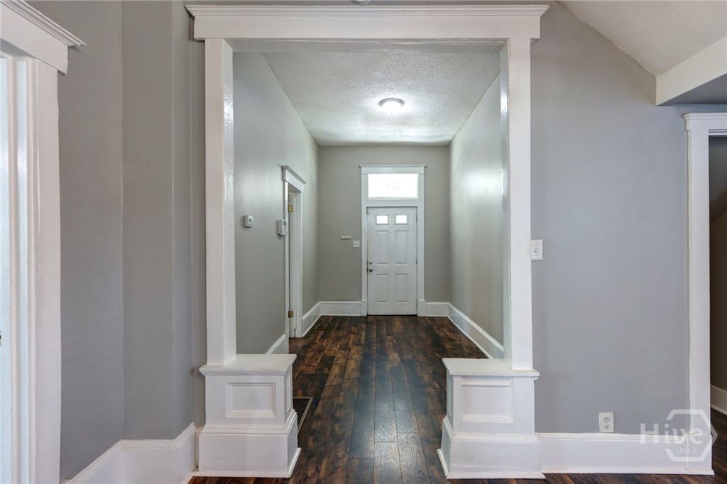 Image 8 of property listing at 510-512 W 39th Street, Savannah, GA 31415