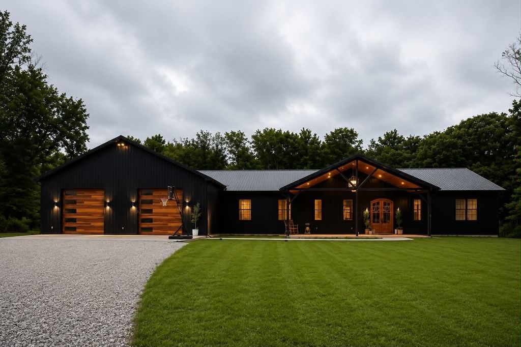 Image 1 of property listing at 2965 Lazy Acre Road, Odin, IL 62870