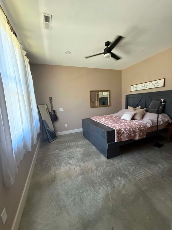 Image 17 of property listing at 2965 Lazy Acre Road, Odin, IL 62870
